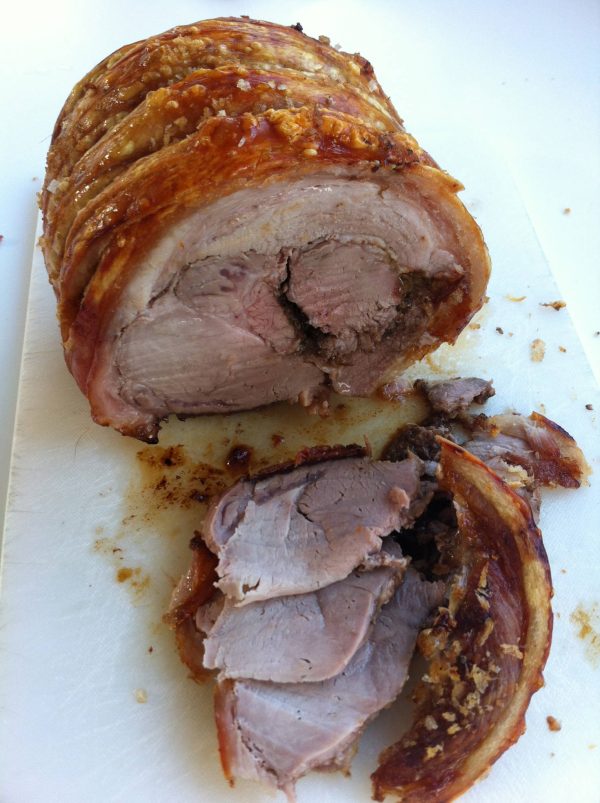 Sliced roast pork and crackling