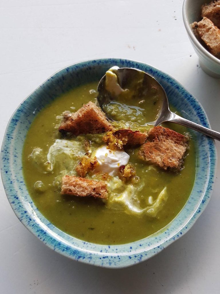 Pea Soup with Spicy Sprinkle