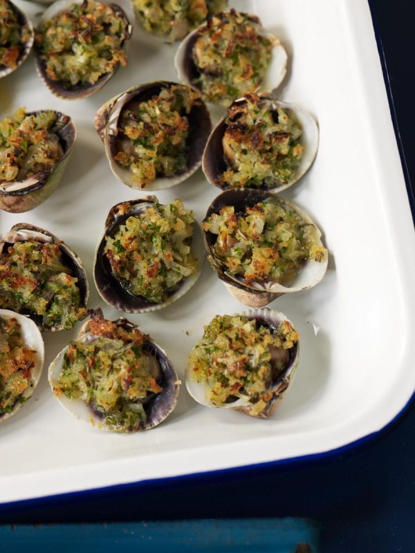 Crunchy baked clams