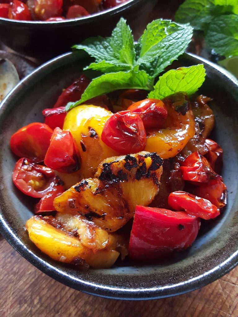 Pineapple pepper salad