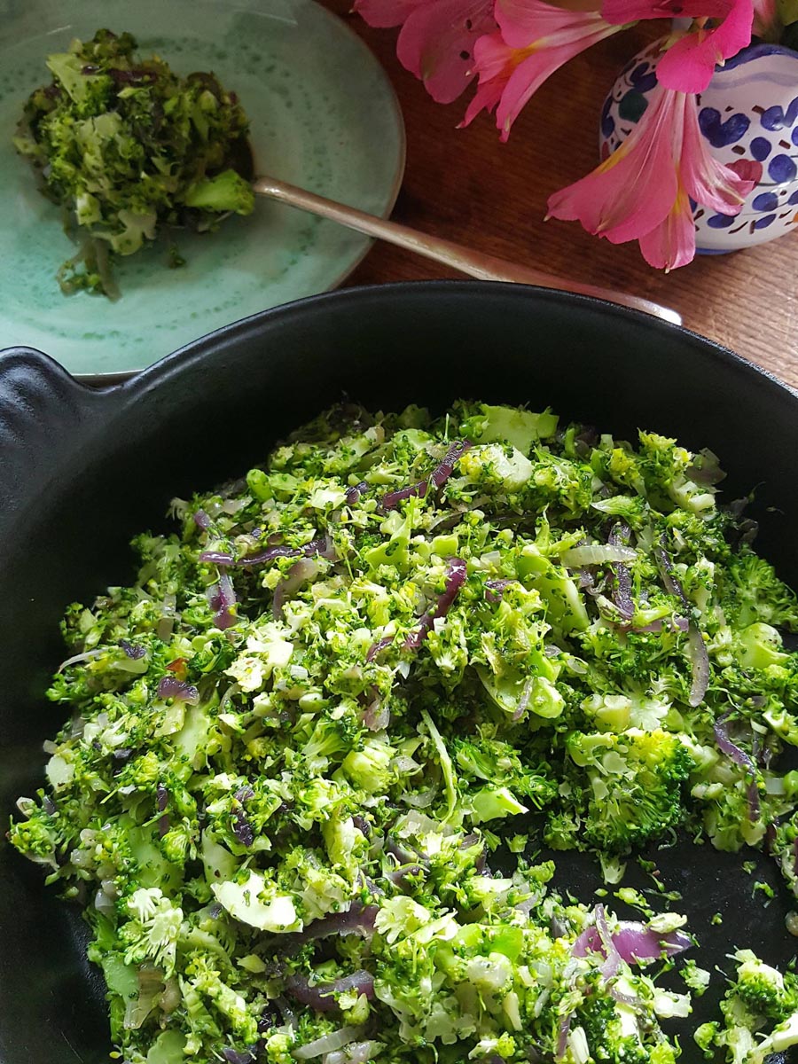 Broccoli in the pan 3