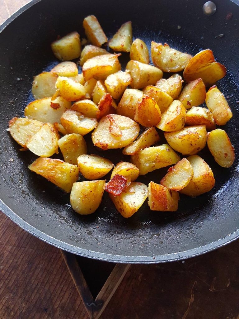 Sizzled potatoes – all buttery, crunchy and golden
