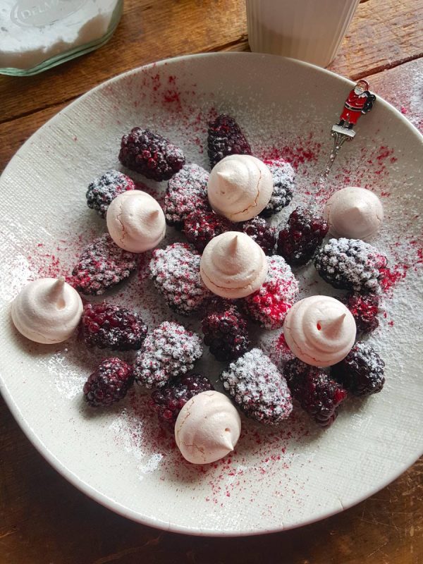 Build a plate of berries 4