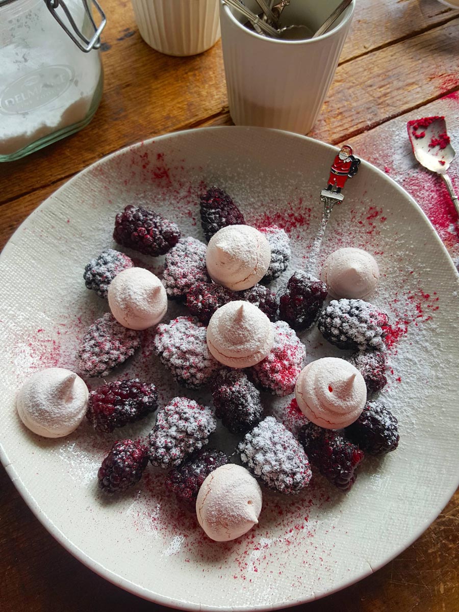 Build a plate of berries 5