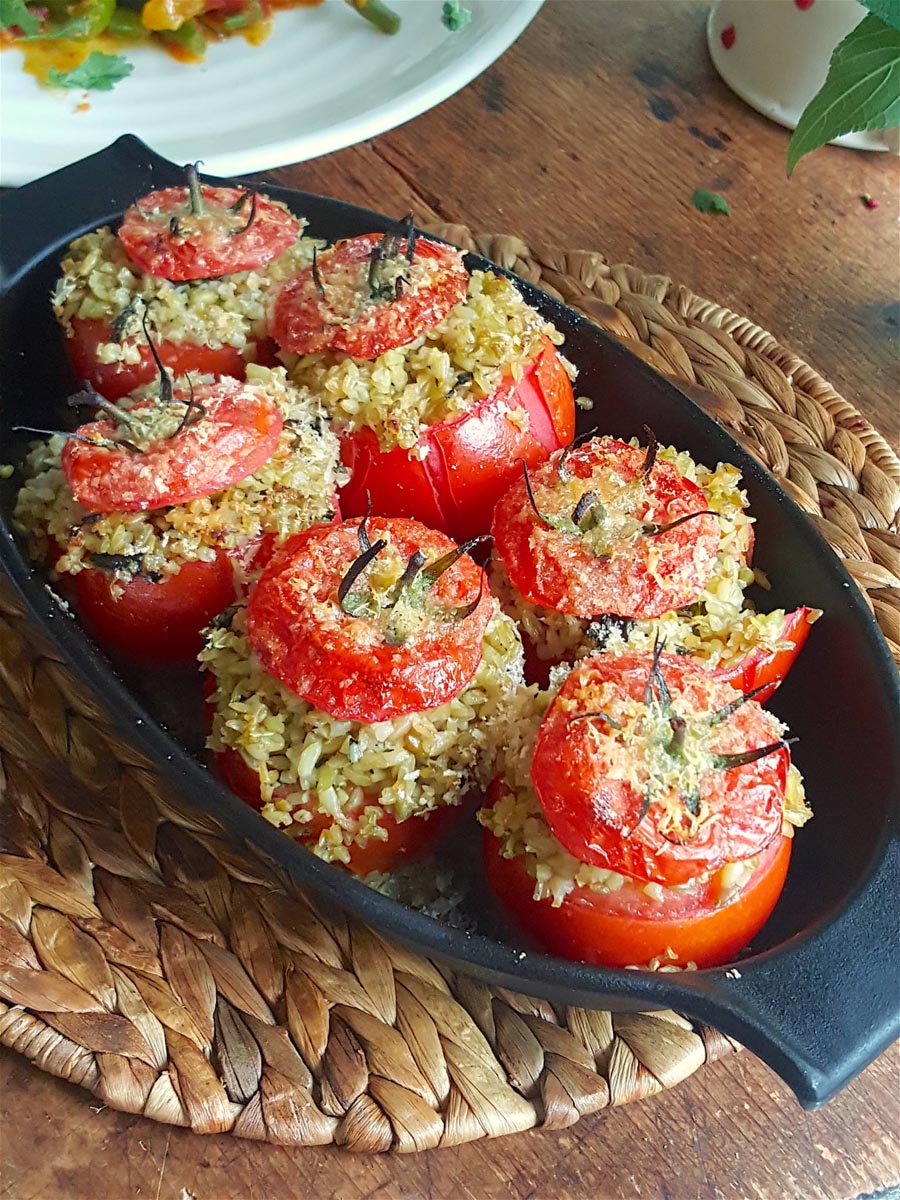 Baked Tomatoes Stuffed with Freekeh