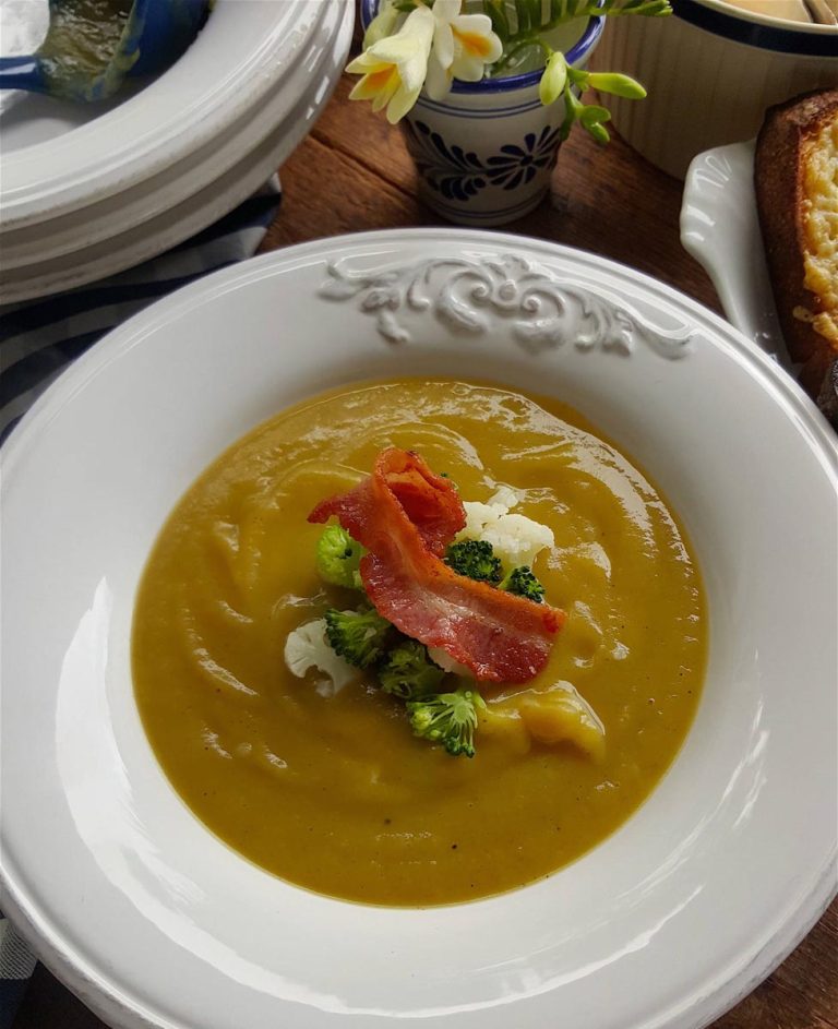 Kumara Soup with Cheesy Croûtes