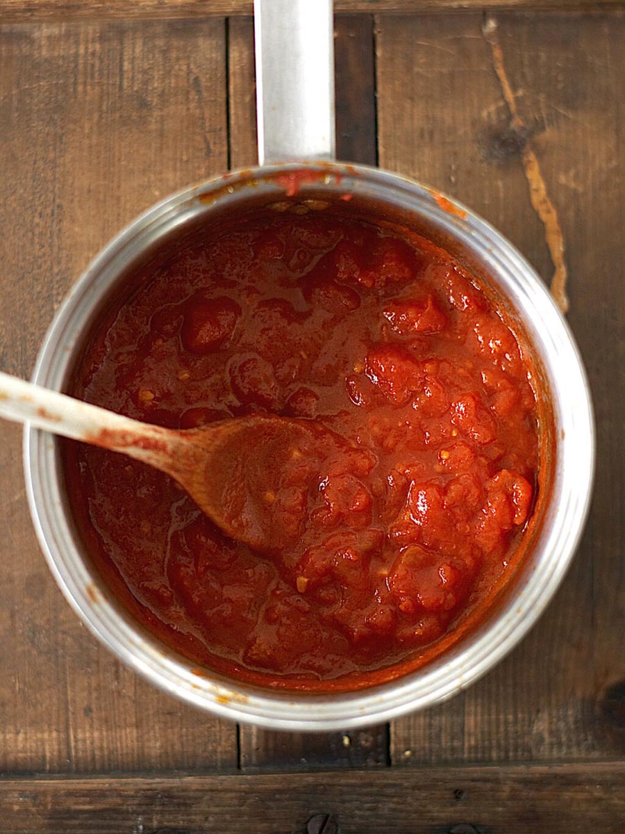 Here's an easy classic tomato sauce