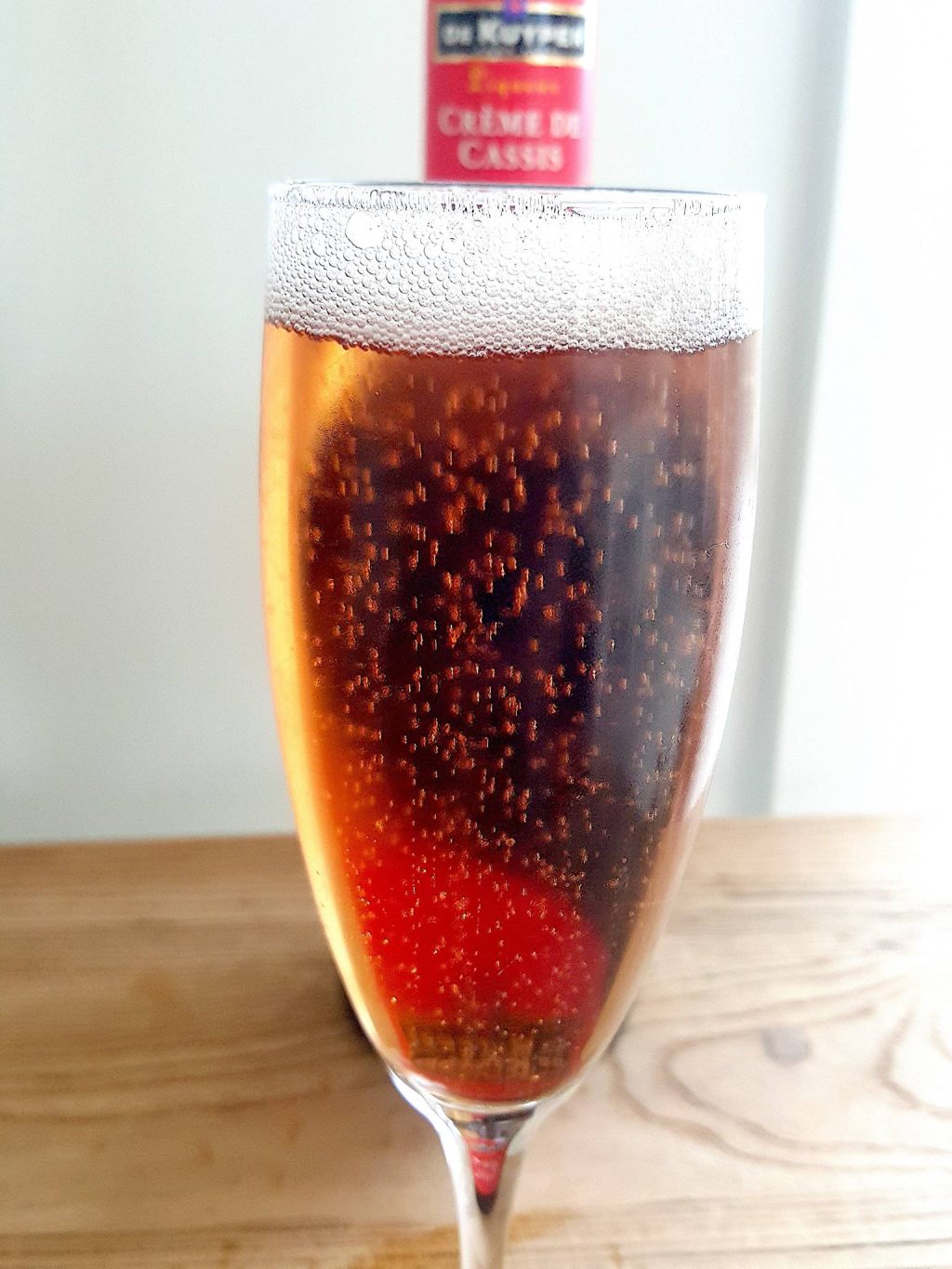 Cassis & sparkling mineral water