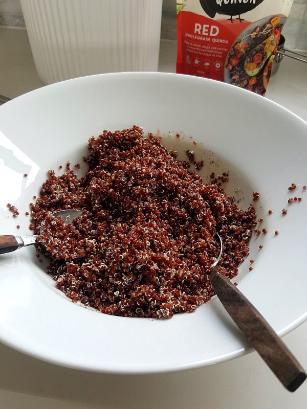 Red Quinoa dengan Charred Asparagus