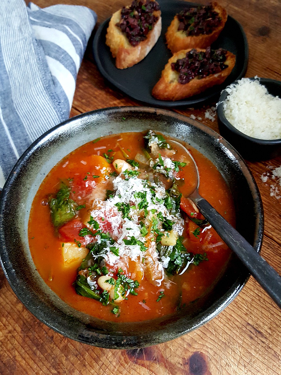 Easy tomato & bean soup for mid-week